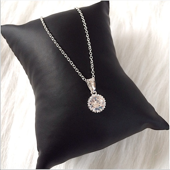 Avon Jewelry - CZ Solitaire Pendant Necklace